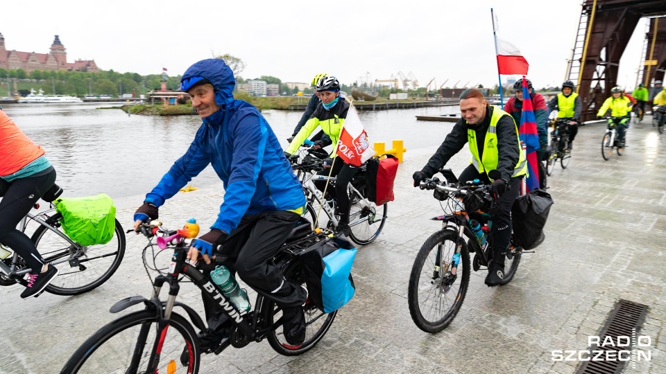 Rozpoczął się IX Rajd rowerowy dookoła Zalewu Szczecińskiego. To coroczna impreza. Fot. Robert Stachnik [Radio Szczecin]