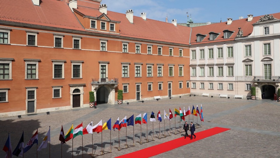 Na Zamku Królewskim w Warszawie rozpoczął się szczyt „Together for Europe. Fot. twitter.com/PremierRP