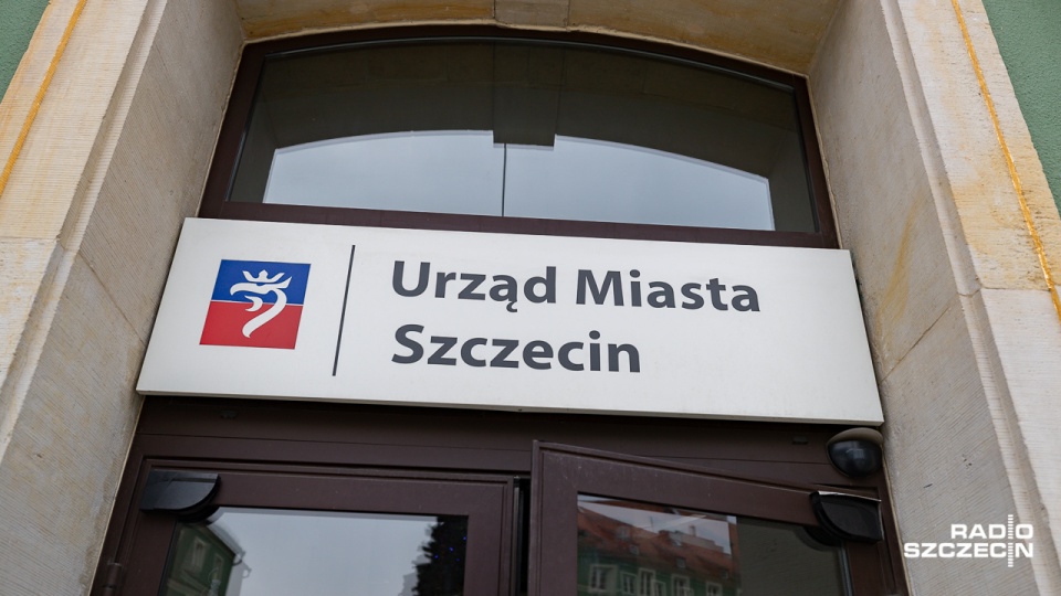 Czwartek jest normalnym dniem pracy Urzędu Miasta Szczecin. Interesanci mogą załatwiać swoje sprawy do godz. 16. Fot. Robert Stachnik [Radio Szczecin]