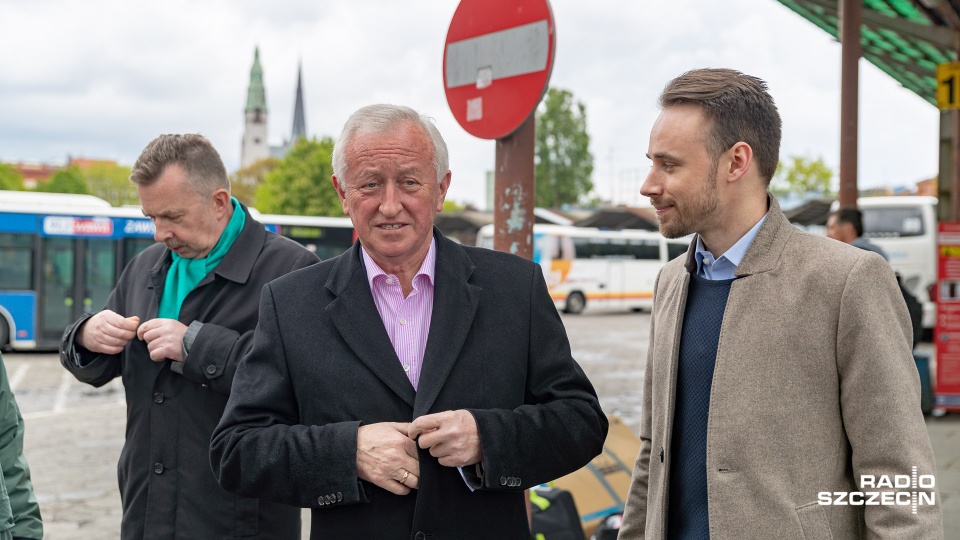 Zajmujący pierwsze miejsce na liście Koalicji Europejskiej w wyborach do europarlamentu Liberadzki na czwartkowej konferencji prasowej krytykował przyjęty dwa dni temu projekt przez rząd. Fot. Robert Stachnik [Radio Szczecin]