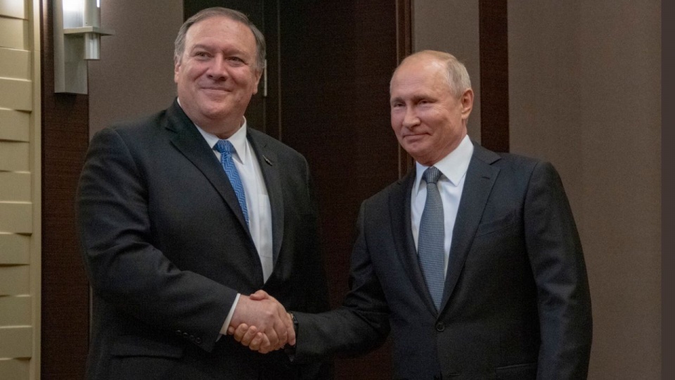 Moskwa chciałaby odbudować relacje z Waszyngtonem - oświadczył prezydent Władimir Putin przyjmując w Soczi sekretarza stanu USA Mike’a Pompeo. źródło: https://twitter.com/secpompeo