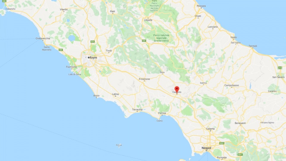 Włoskie miasto Cassino znajduje się u podnóża wzgórza Monte Cassino. Fot. www.google.com/maps