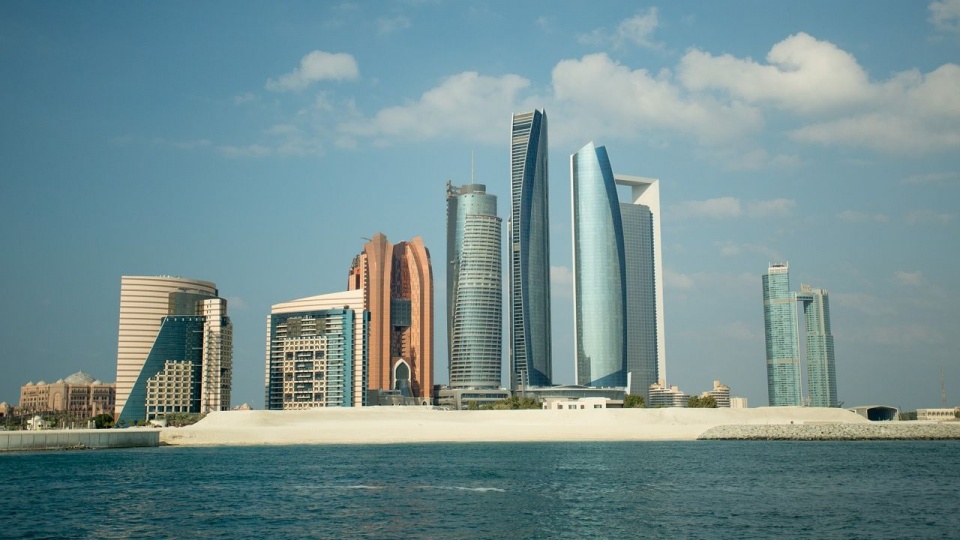 Abu Zabi to stolica Zjednoczonych Emiratów Arabskich. Fot. pixabay.com / neildodhia (CC0 domena publiczna)