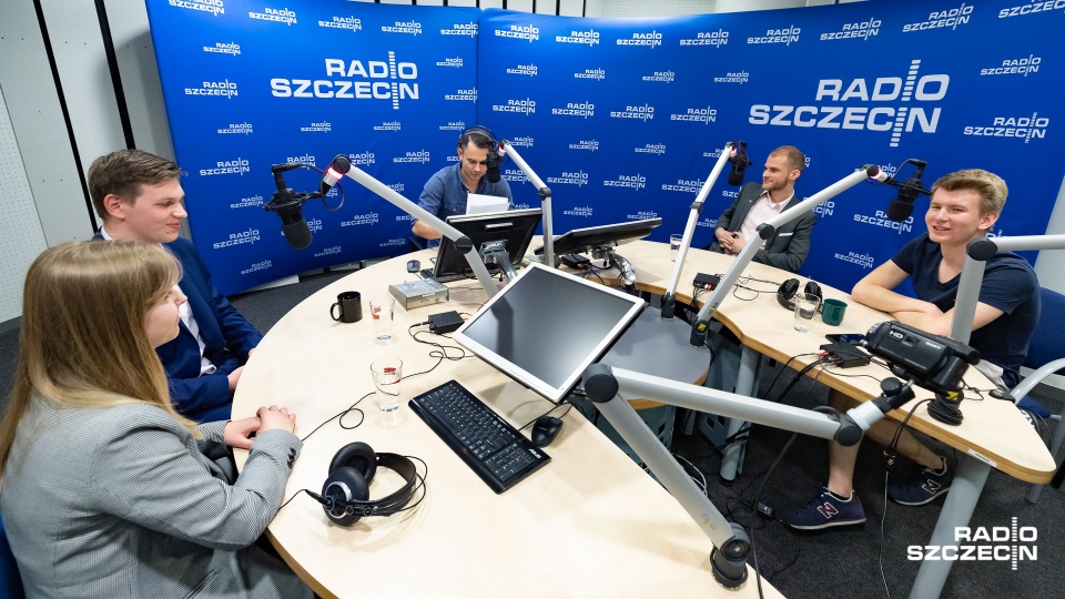 Polityka nie jest atrakcyjna dla młodych ludzi - mówili goście "Kawiarenki Politycznej - Suplement". Fot. Robert Stachnik [Radio Szczecin]