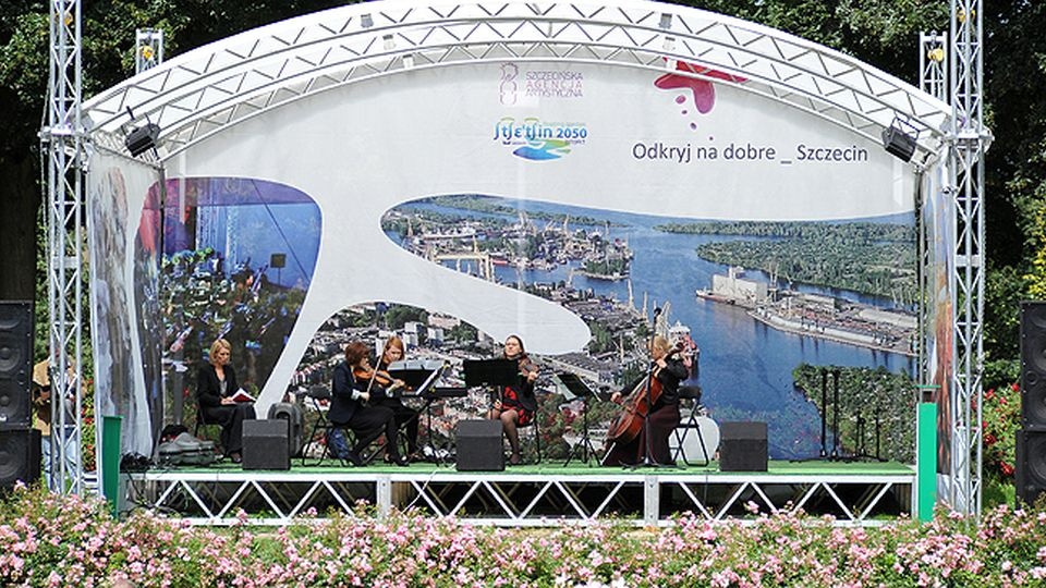 Różany Ogród Sztuki 2018. Fot. Łukasz Szełemej [Radio Szczecin]