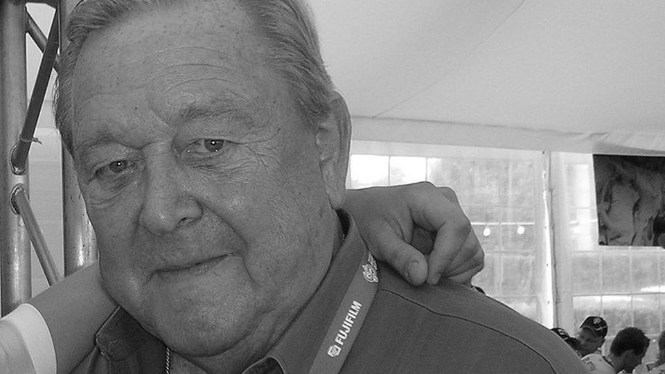 We wtorek wieczorem w wieku 89 lat zmarł były prezydent UEFA, Szwed Lennart Johansson. źródło: https://pl.wikipedia.org/wiki/Lennart_Johansson