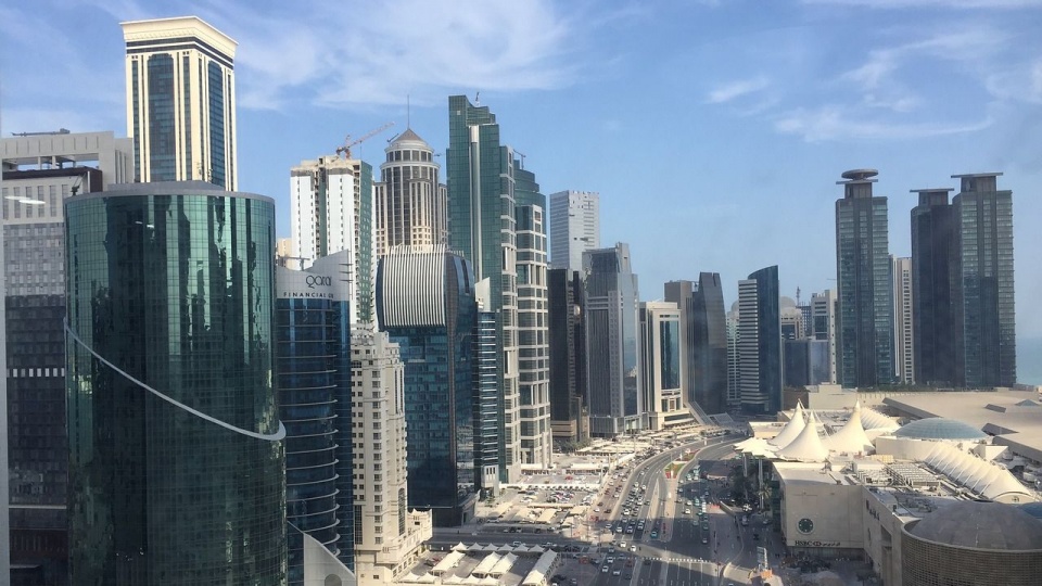 Doha albo Ad-Dauha to stolica i największe miasto Kataru. Fot. pixabay.com / LAGRANDEENTREPRISE (CC0 domena publiczna)