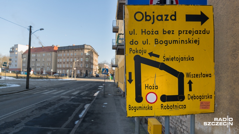Za rok będzie można przejechać ulicą Hożą na szczecińskiej Żelechowej. Fot. Robert Stachnik [Radio Szczecin]