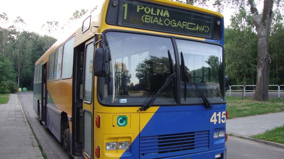 Darmowe autobusy razem z kwotą dopłaty z budżetu miasta do działalności Komunikacji Miejskiej, mogą kosztować łącznie około 6 mln zł rocznie. źródło: https://pl.wikipedia.org/wiki/Szczecinek