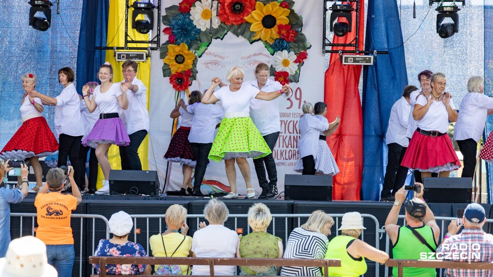 Spotkania z Folklorem w Pyrzycach trwają w sobotę do późnego wieczora, a także w niedzielę. Fot. Robert Stachnik [Radio Szczecin]