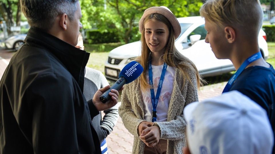 40-osobowa grupa polskich dzieci z Litwy, która wypoczywa w Zachodniopomorskiem na wakacjach odwiedziła siedzibę Radia Szczecin. Fot. Łukasz Szełemej [Radio Szczecin]
