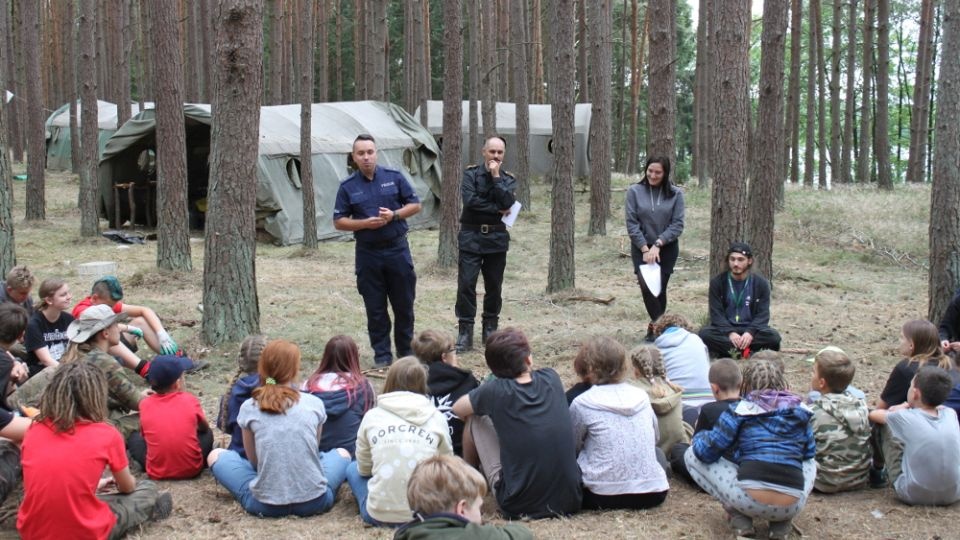 Zachodniopomorscy policjanci informują o kontrolach obozów harcerskich w regionie. źródło: http://www.choszczno.policja.gov.pl/zch