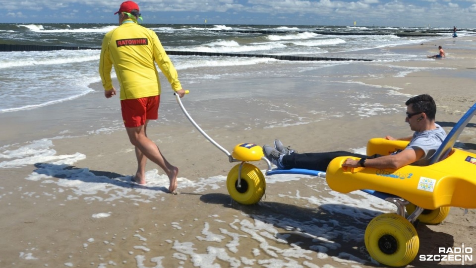 Tzw. amfibia wodna, czyli wózek dla niepełnosprawnych. Fot. Przemysław Polanin [Radio Szczecin]