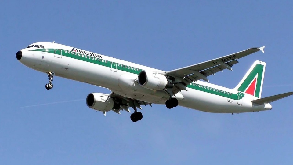 Samolot linii Alitalia. Fot. pixabay.com / skeeze (CC0 domena publiczna)