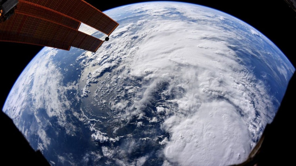 Burza tropikalna Barry. Fot. NASA/Christina Koch