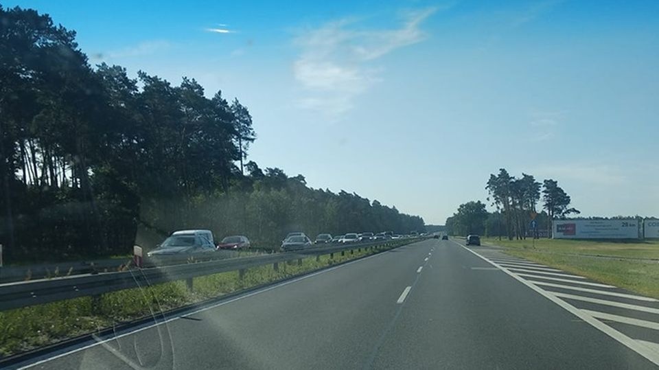 Na północ przed węzłem Goleniów Zachód korek w kierunku Świnoujścia ma cztery kilometry. Fot. Rado Mil. Facebook/Grupa Susza!Szczecin