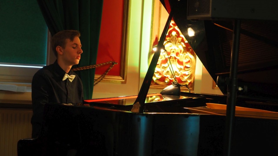 Tymon Chruściel – pianista na XV Międzynarodowym Festiwalu Sacrum Non Profanum. Fot. Jan Olczak
