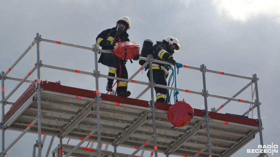 130 strażaków z sześciu krajów przyjechało do Kołobrzegu, by wziąć udział w zawodach Toughest Firefighter Challeng, czyli ekstremalnej rywalizacji pożarniczej. Fot. Przemysław Polanin [Radio Szczecin]