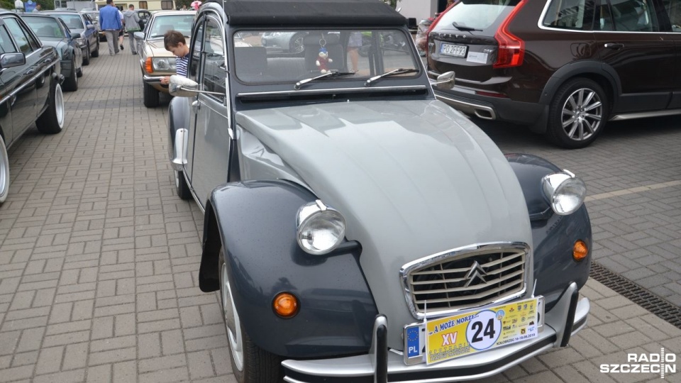 Ponad 60 zabytkowych pojazdów można oglądać w Kołobrzegu. Fot. Przemysław Polanin [Radio Szczecin]