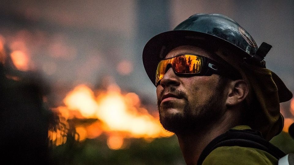 Z żywiołem walczą setki brazylijskich strażaków, a miejscowi eksperci twierdzą, że liczba pożarów w tym rejonie od początku roku jest rekordowa. źródło: https://pixabay.com/pl/2268732/skeeze/(CC0 domena publiczna)