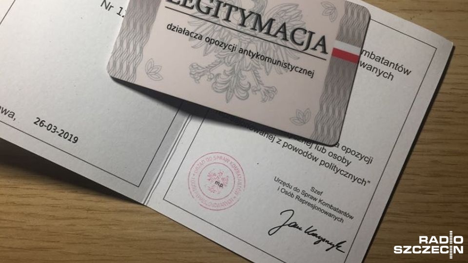 Z zakupu biletu zwalnia legitymacja wydawana przez Urząd ds. Kombatantów i Osób Represjonowanych. Fot. Jacek Rujna [Radio Szczecin]