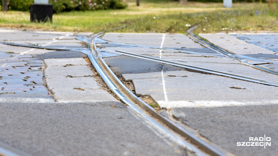 Samochód na torach, tramwaje zawracały. Fot. Robert Stachnik [Radio Szczecin]
