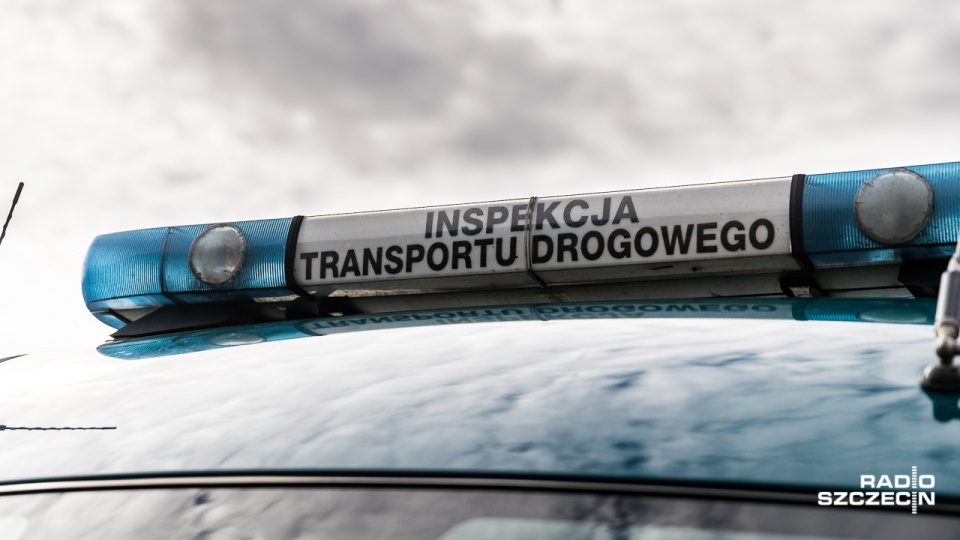 W drugiej połowie przyszłego roku bezpieczeństwa na drogach mają pilnować 64 nowe pojazdy Inspekcji Transportu Drogowego. Fot. Robert Stachnik [Radio Szczecin]