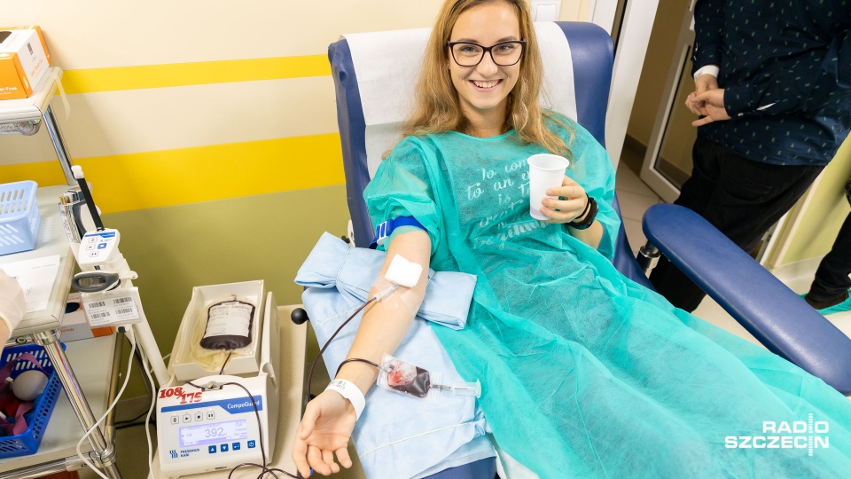Szkoła oficjalnie dołączyła do ogólnopolskiej grupy placówek promujących oddawanie krwi. Fot. Robert Stachnik [Radio Szczecin]