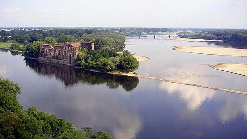 Narew – rzeka przepływająca przez północno-wschodnią Polskę. źródło: https://pl.wikipedia.org/wiki/Narew.
