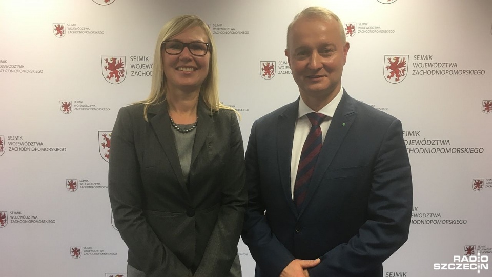 Wicemarszałkiem został Olgierd Kustosz z PSL-u a członkiem zarządu Anna Bańkowska z KO. Fot. Andrzej Kutys [Radio Szczecin]