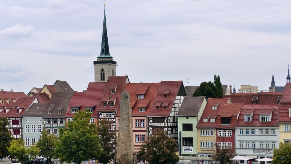 Erfurt – miasto na prawach powiatu położone w centralnej części Niemiec, stolica kraju związkowego Turyngii. źródło: https://pl.wikipedia.org/wiki/Plik:Domplatz_Erfurt_01.
