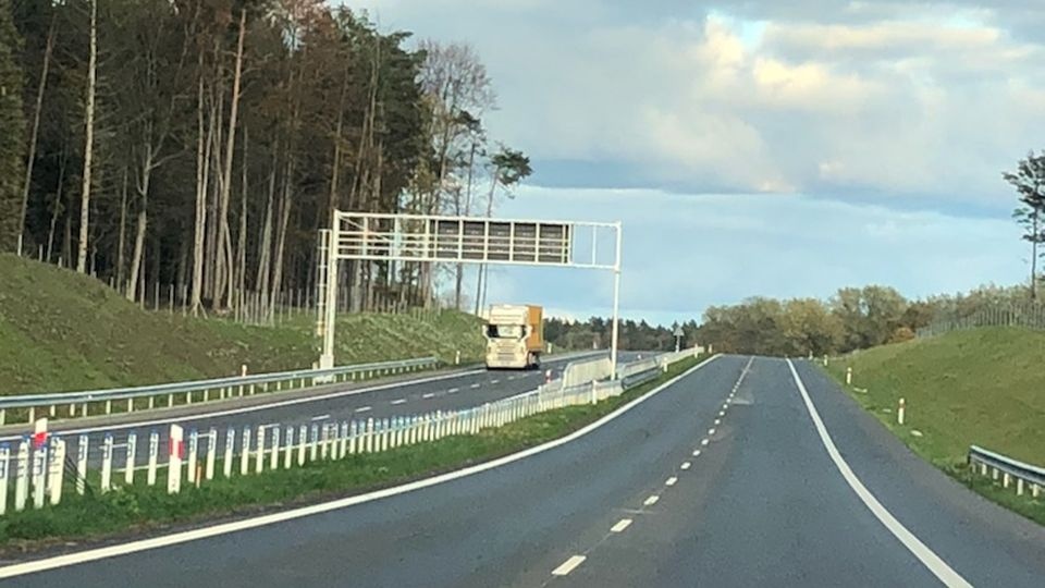 Zmiana sprawia, iż na całej 130-kilometrowej trasie S6 między Goleniowem a Koszalinem funkcjonują już dwie jezdnie. źródło: GDDKiA