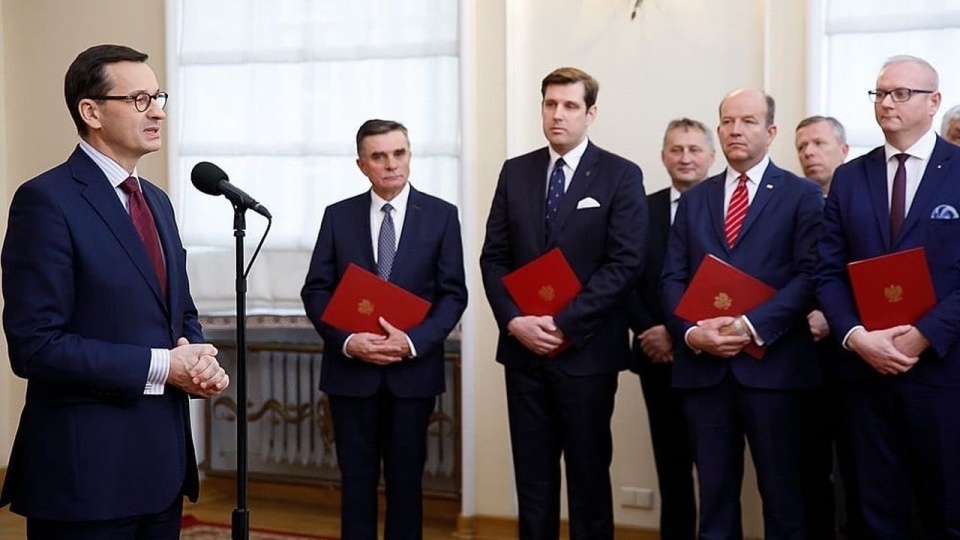 Na stanowisko wojewody lubelskiego premier Mateusz Morawiecki powołał Lecha Sprawkę, wojewodą łódzkim został Tobiasz Bocheński, mazowieckim - Konstanty Radziwiłł, a wielkopolskim - Łukasz Mikołajczyk. źródło: https://www.facebook.com/kancelaria.premiera/K