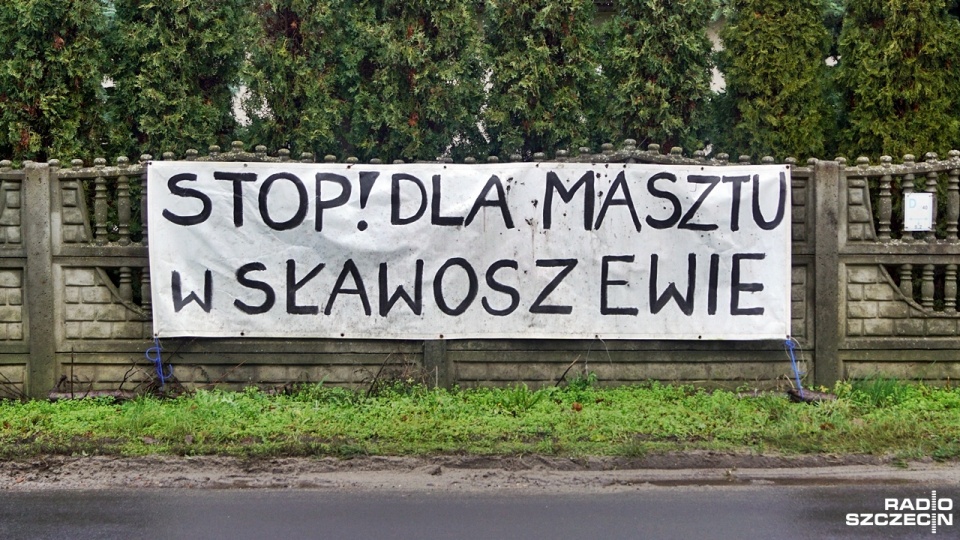 Mieszkańcy trzech miejscowości podszczecińskiej gminy Dobra protestują. Fot. Adam Wosik [Radio Szczecin]