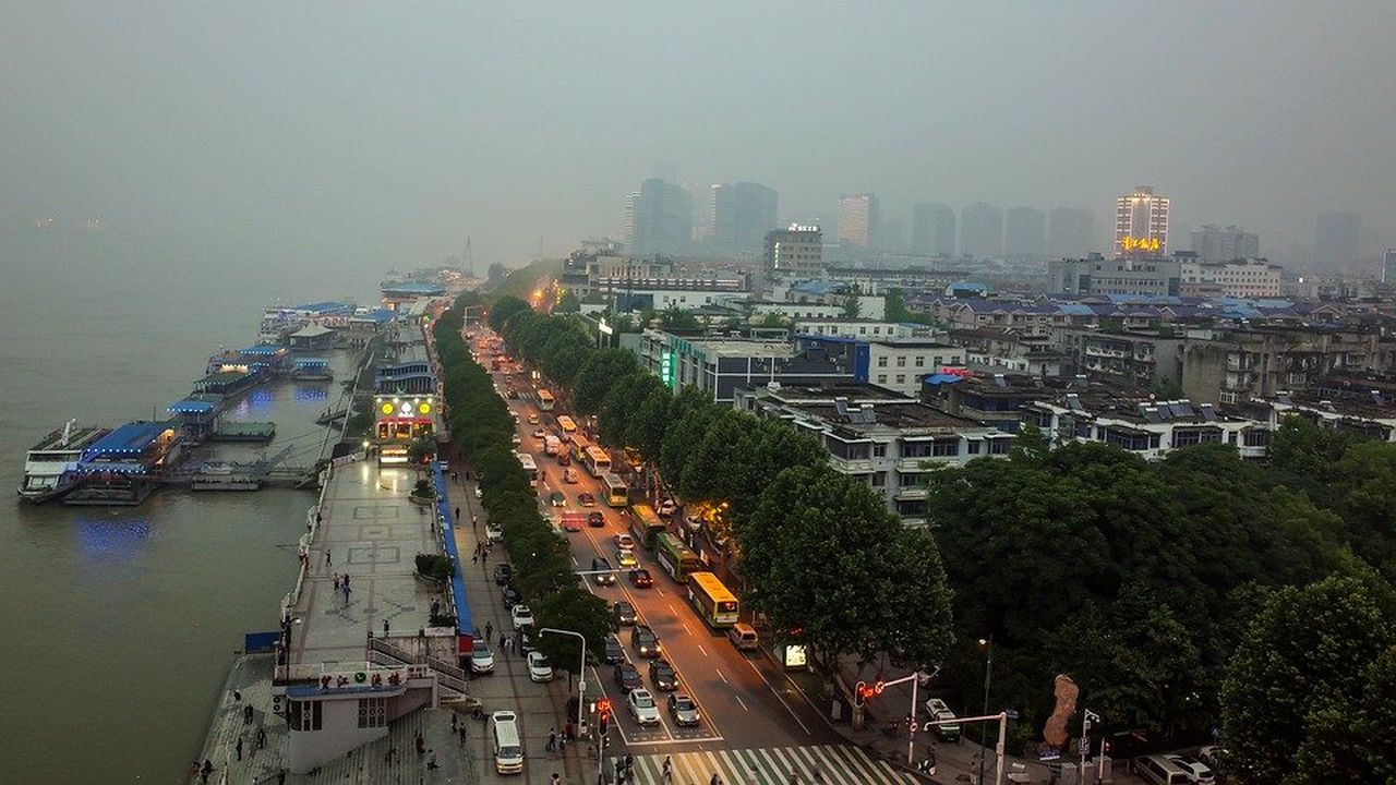 Eksperci WHO w Wuhan poszukują źródła pandemii
