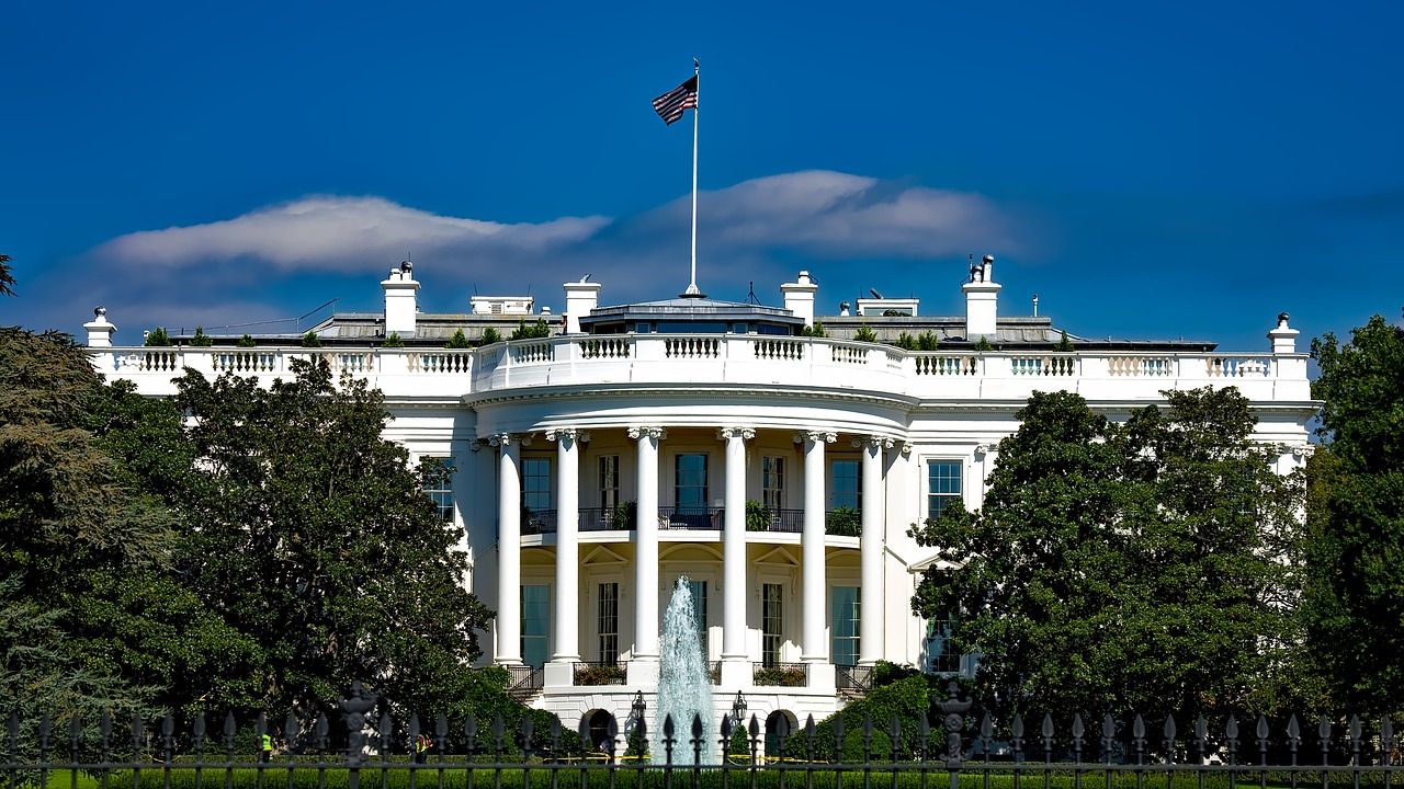 Biały Dom to oficjalna rezydencja i miejsce pracy prezydentów USA, położona w Waszyngtonie. Fot. pixabay.com / ID 12019 (CC0 domena publiczna)