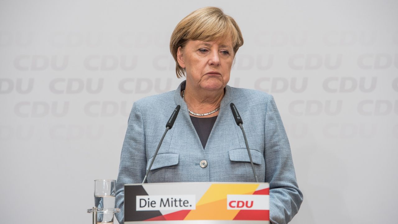 Nie cichnie medialna burza wokół ostatniego wywiadu Angeli Merkel dla tygodnika Der Spiegel.
