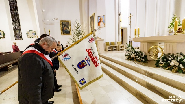 Fot. Robert Stachnik [Radio Szczecin] Modlitwą uczczono pamięć o śp. Longinie Komołowskim [ZDJĘCIA]