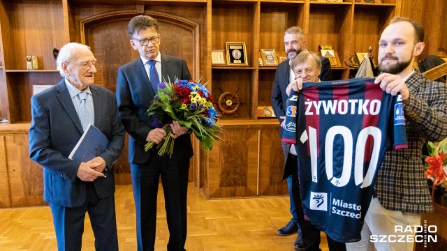 Fot. Robert Stachnik [Radio Szczecin] Były szkoleniowiec Pogoni Szczecin świętuje 100. urodziny [ZDJĘCIA]