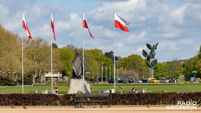 Fot. Robert Stachnik [Radio Szczecin] 02.05.2020 Stan epidemiczny. Dzień czterdziesty dziewiąty - Dzień Flagi Rzeczypospolitej Polskiej [WIDEO, DUŻO ZDJĘĆ]