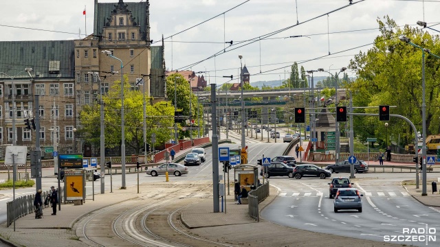 Fot. Robert Stachnik [Radio Szczecin] 3.05.2020 Stan epidemiczny. Dzień pięćdziesiąty - Szczecin. Ulica ks. Kardynała Stefana Wyszyńskiego. [WIDEO, DUŻO ZDJĘĆ]