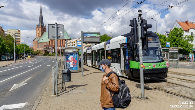 Fot. Robert Stachnik [Radio Szczecin] 3.05.2020 Stan epidemiczny. Dzień pięćdziesiąty - Szczecin. Ulica ks. Kardynała Stefana Wyszyńskiego. [WIDEO, DUŻO ZDJĘĆ]