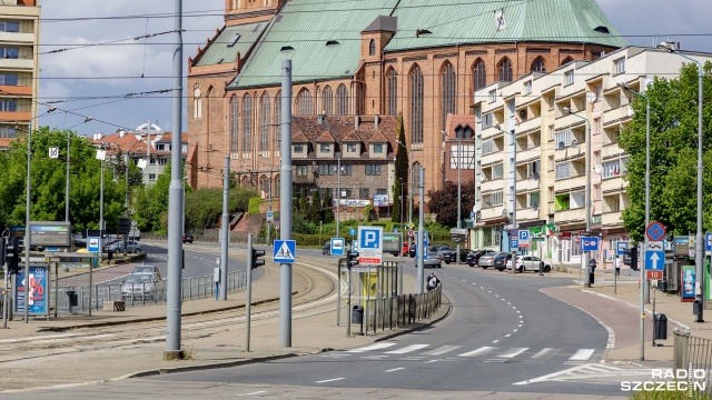 Fot. Robert Stachnik [Radio Szczecin] 3.05.2020 Stan epidemiczny. Dzień pięćdziesiąty - Szczecin. Ulica ks. Kardynała Stefana Wyszyńskiego. [WIDEO, DUŻO ZDJĘĆ]