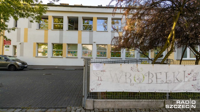 Fot. Robert Stachnik [Radio Szczecin] Ruch przy żłobkach. Reporter Radia Szczecin relacjonuje... [WIDEO, ZDJĘCIA]