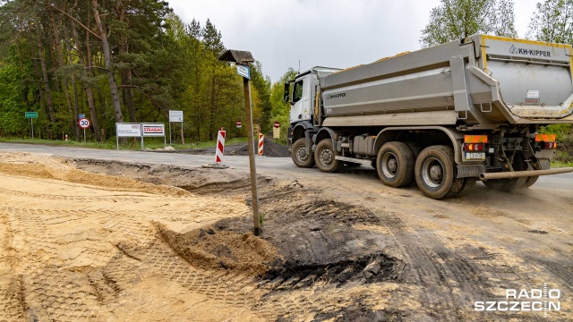 Fot. Robert Stachnik [Radio Szczecin] Z Dobrej do Szczecina. Nowa, asfaltowa trasa dla cyklistów [WIDEO, ZDJĘCIA]