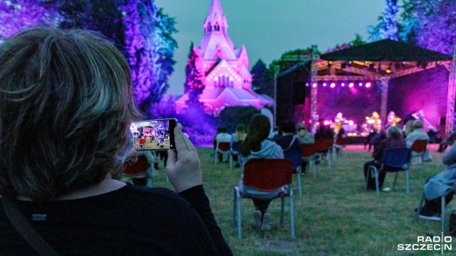 Fot. Robert Stachnik [Radio Szczecin] "Tym, którzy nie powrócili z morza." Niezwykły koncert w Szczecinie [DUŻO ZDJĘĆ]
