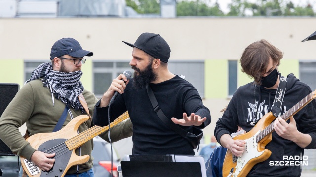 Fot. Robert Stachnik [Radio Szczecin] Zastrzyk muzyki dla szczecińskich medyków [DUŻO ZDJĘĆ]