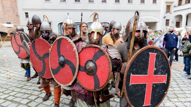 Fot. Robert Stachnik [Radio Szczecin] Tradycji stało się zadość. Jedna z pierwszych imprez na Zamku od kilku miesięcy [DUŻO ZDJĘĆ]