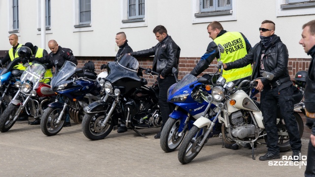 Fot. Robert Stachnik [Radio Szczecin] "Nadal pamiętamy!" Rajd motocyklowy żołnierzy ku pamięci poległych kolegów [WIDEO, ZDJĘCIA]