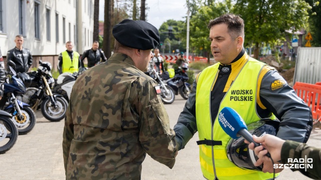 Fot. Robert Stachnik [Radio Szczecin] "Nadal pamiętamy!" Rajd motocyklowy żołnierzy ku pamięci poległych kolegów [WIDEO, ZDJĘCIA]